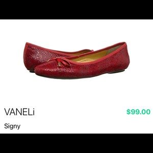 Vaneli Signy red flat